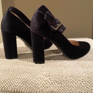 Navy Velvet Heel Nine West, Size 8